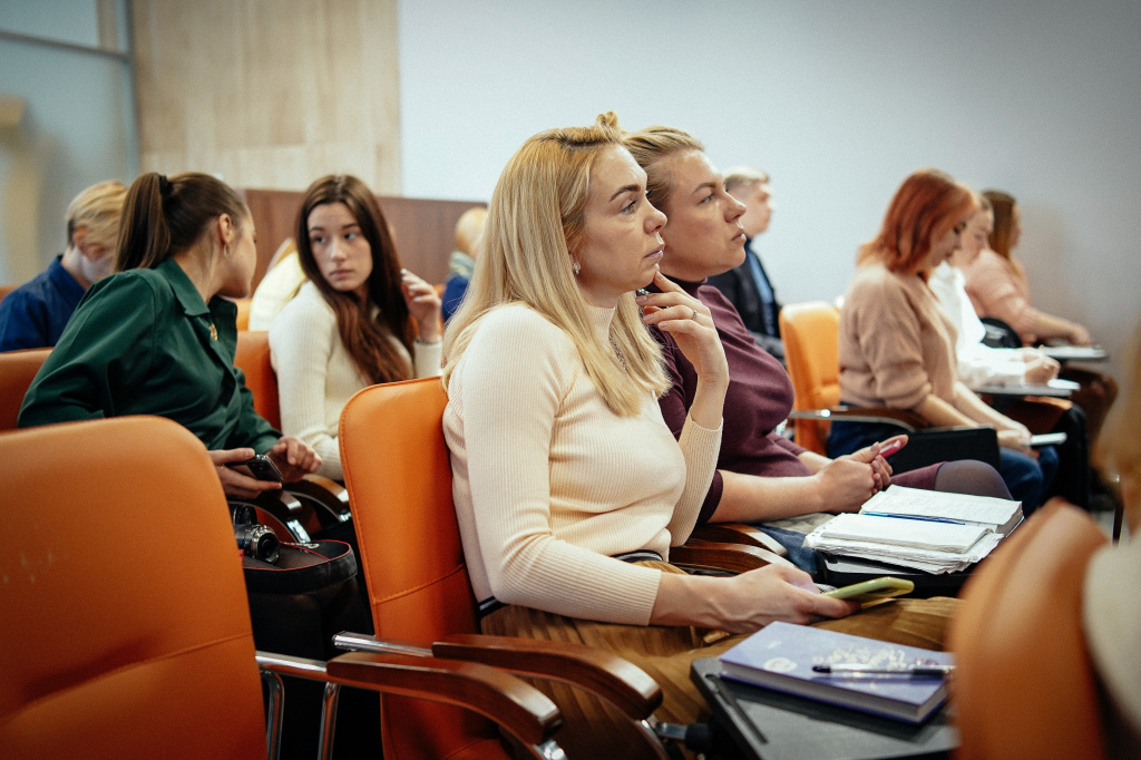 Самозанятые Новосибирска получат бесплатный доступ к лекциям профессоров MBA