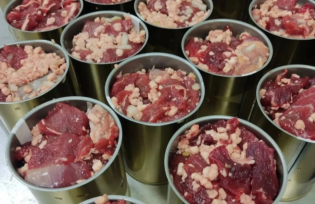 Господдержка поможет предприятию из Забайкалья увеличить объём производства мясных консервов
