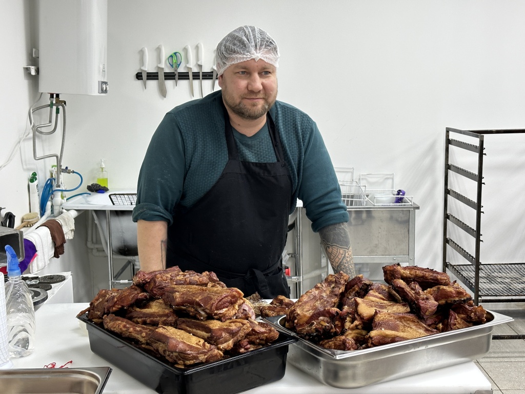 Сахалинскому производителю мясных и колбасный изделий помогли увеличить продажи