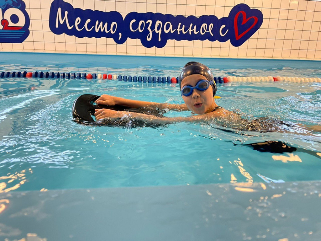 Благодаря господдержке в Севастополе открылась студия плавания для малышей