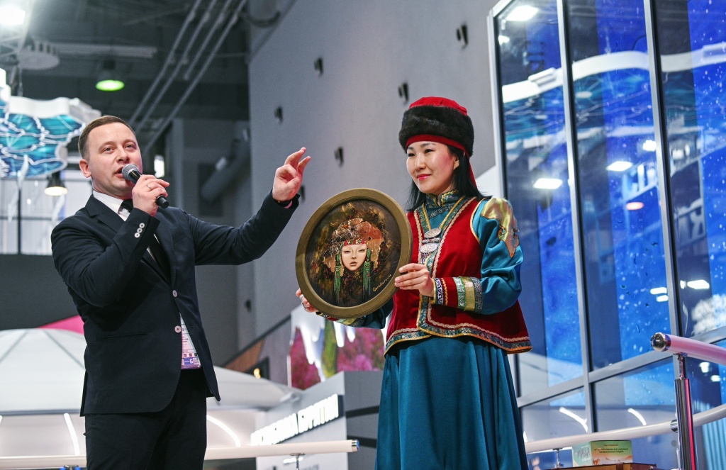 На выставке «Россия» состоялась благотворительная акция в поддержку участников СВО