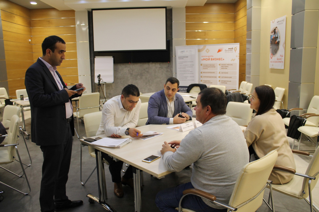 Продукты и стройматериалы красноярских производителей заинтересовали бизнес-делегацию из Армении