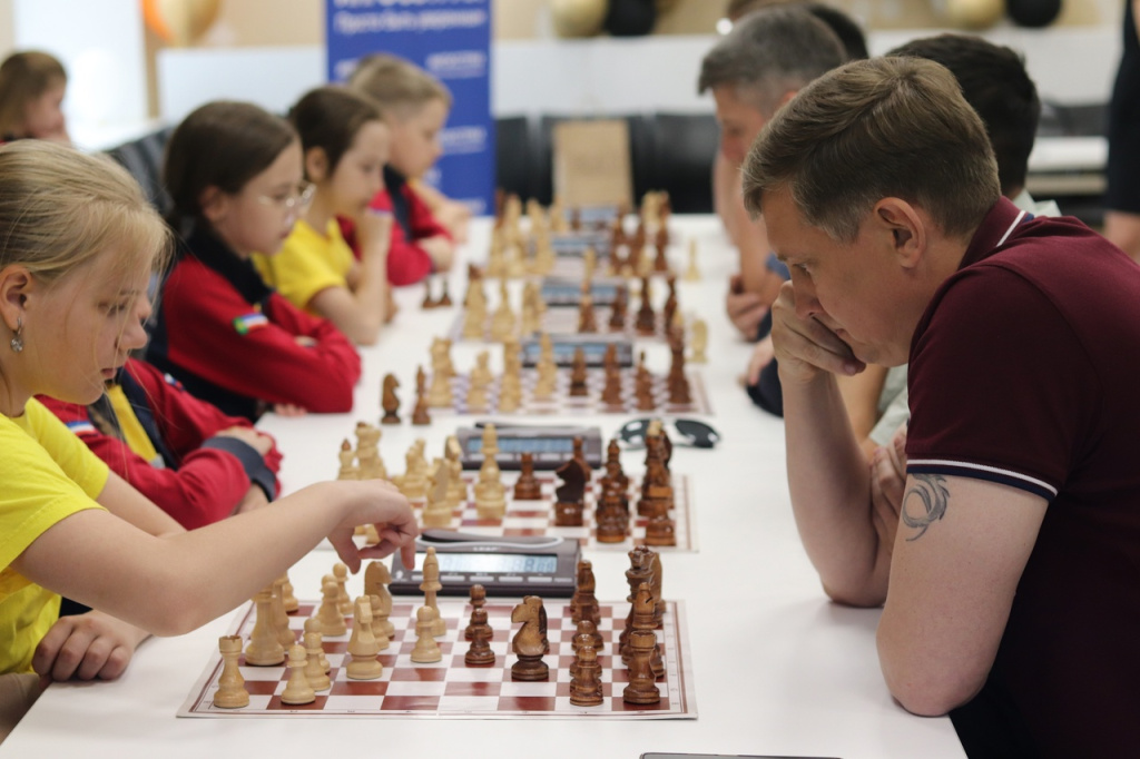 В Хакасии дети сразятся с предпринимателями в шахматном поединке 