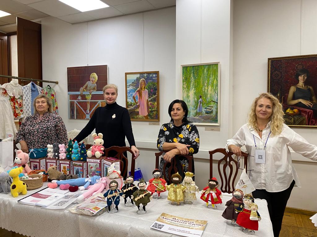 Волгоградские мастера приняли участие в международной выставке «Руками женщины»