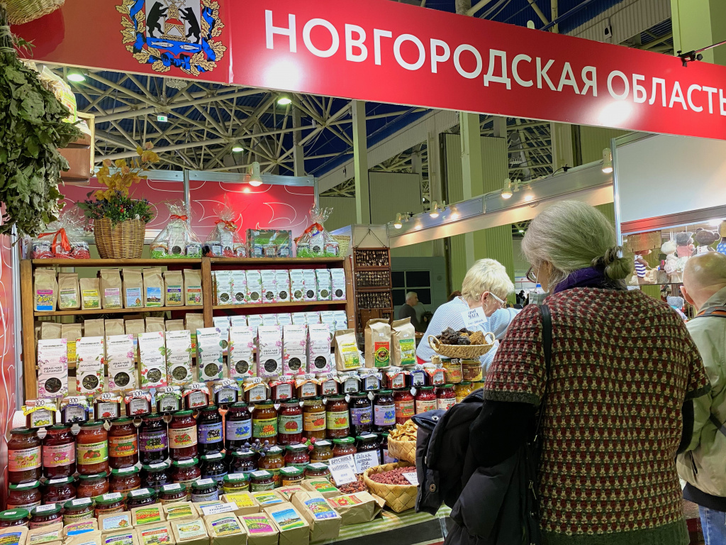 Новгородцы представили свою продукцию на Всероссийской выставке народных художественных промыслов