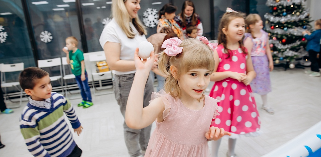 Подопечным благотворительного фонда передали подарки от предпринимателей Тверской области