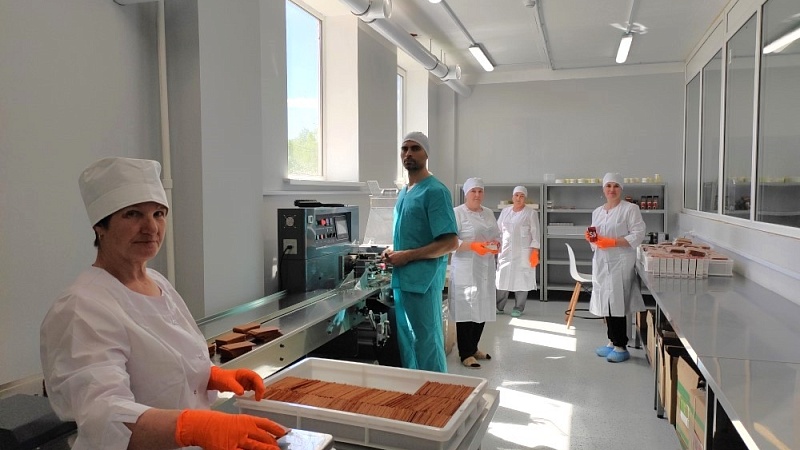 Калужанин Александр Айвазян создал уникальную хрустящую пастилу и превратил увлечение в семейный бизнес 