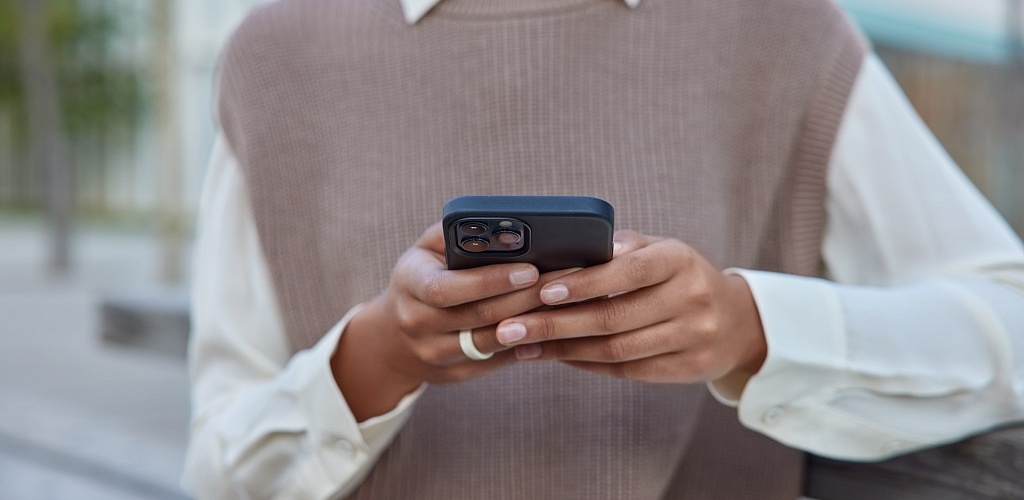 С 1 сентября магазины могут обязать принимать подтверждение возраста через мессенджер Max