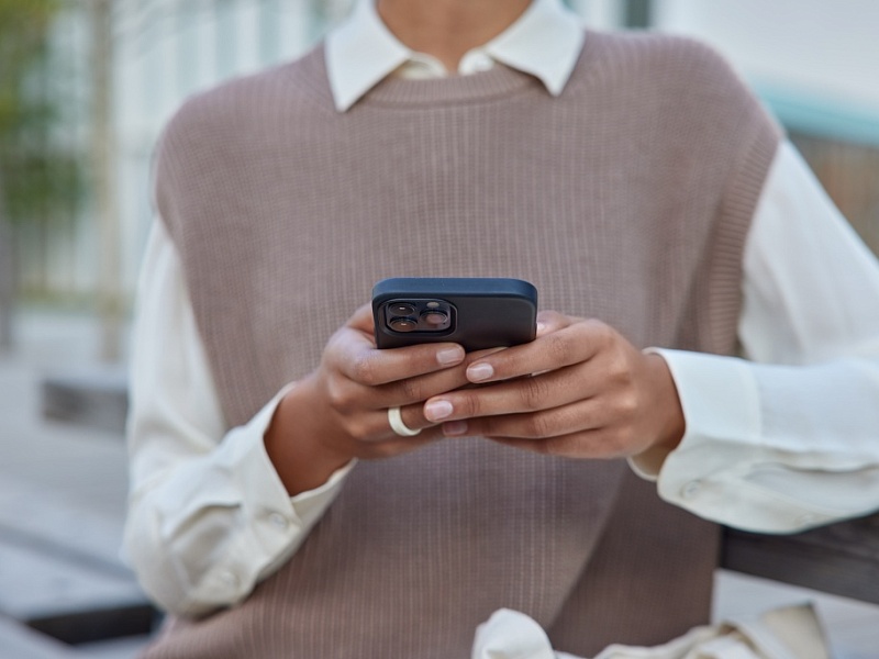 С 1 сентября магазины могут обязать принимать подтверждение возраста через мессенджер Max