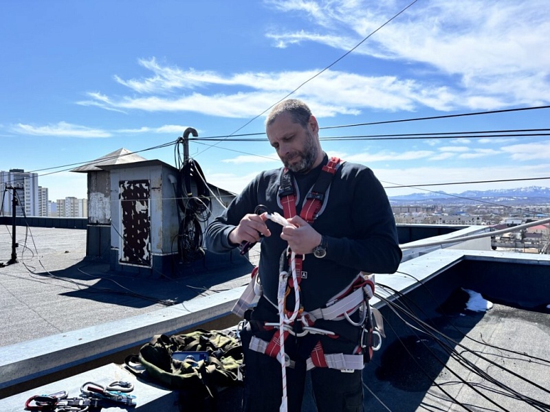 Из танкиста — в альпинисты: ветеран СВО открыл специализированное ИП на Сахалине