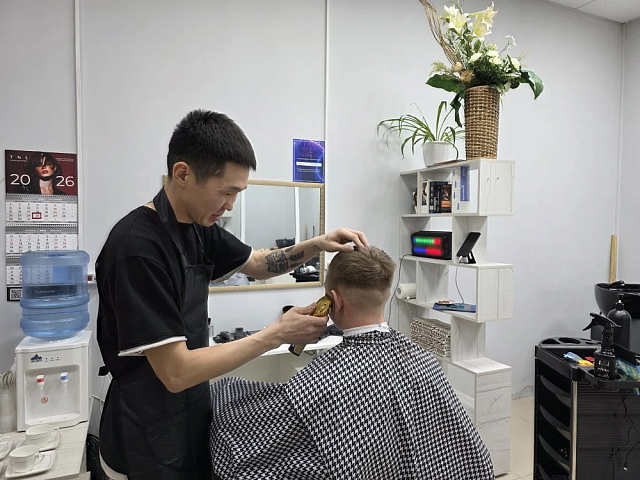 В якутском селе участник СВО открыл свою парикмахерскую