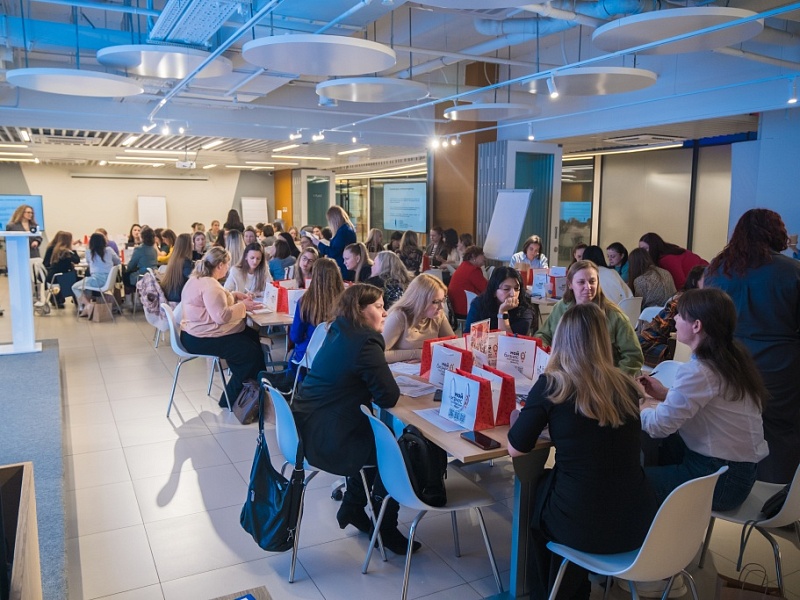 Более 70 дончанок прошли офлайн-интенсив «ПредприниМАМА»