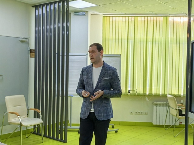 Резидент ИТ-площадки омского центра «Мой бизнес» начал геймифицировать завод